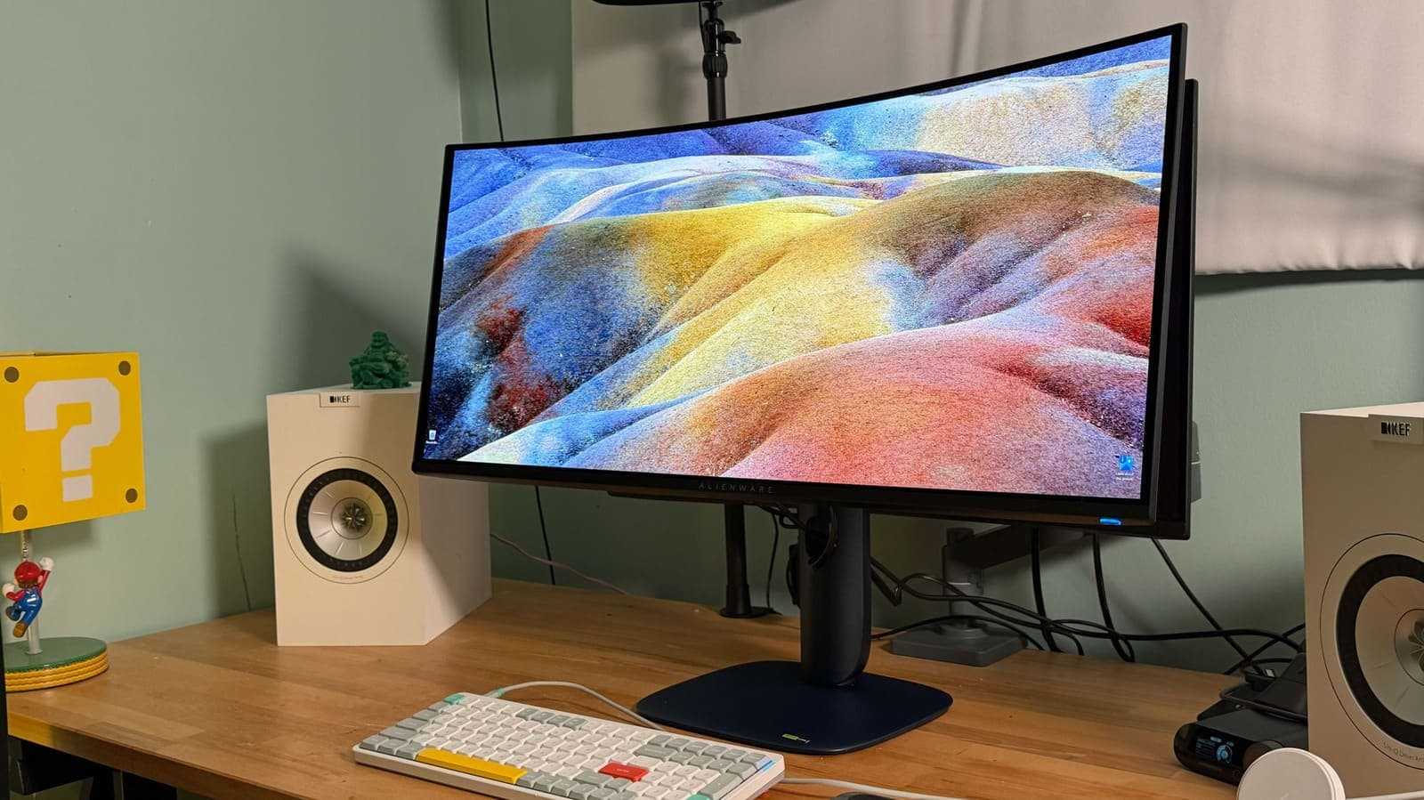 Alienware's 34-Inch Ultrawide Brings Samsung's RGB Stripe Panel to $800