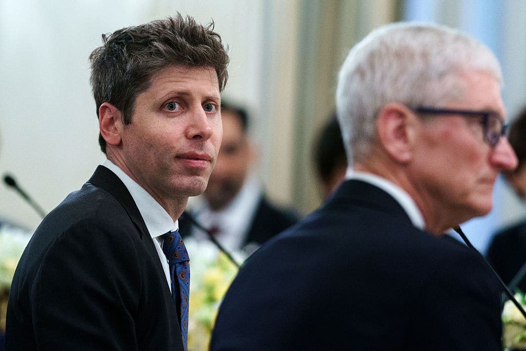 Apple Widens Trade Secret Probe as Injunction Bid Targets OpenAI Device Plans