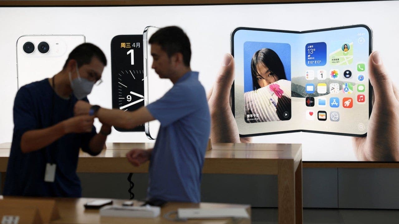 Beijing Clears Alibaba AI for Apple Handsets After Year-Long Delay