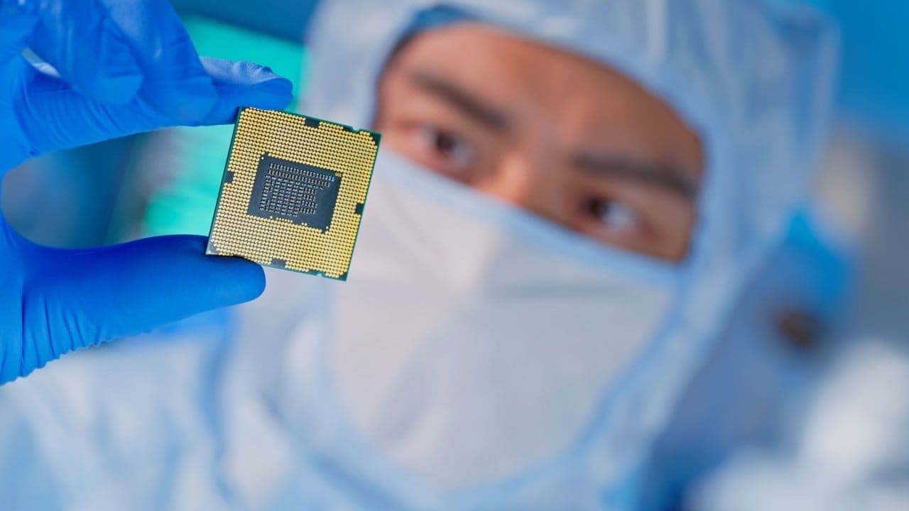 Beijing Mobilizes State Insurers to Fund Chip Sector as Patient Capital Push Intensifies