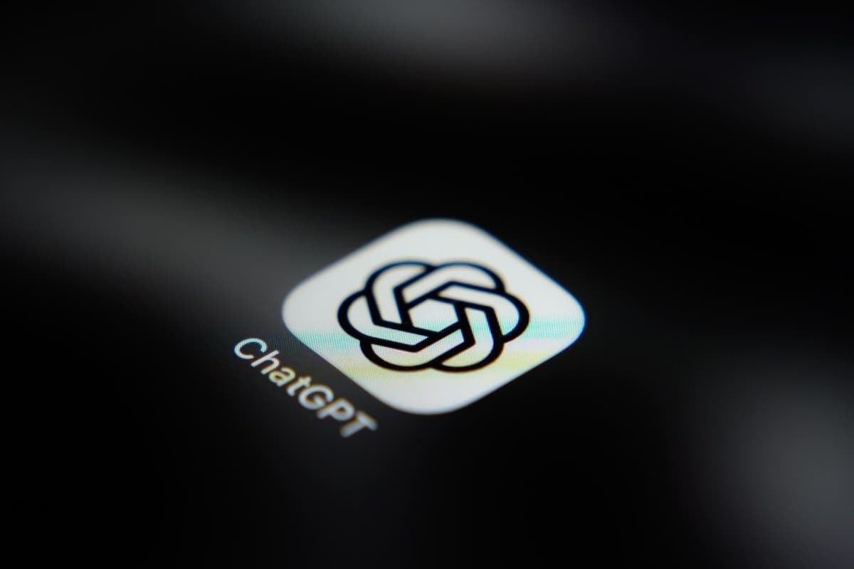 ChatGPT Becomes an App Platform as OpenAI Challenges Mobile Distribution