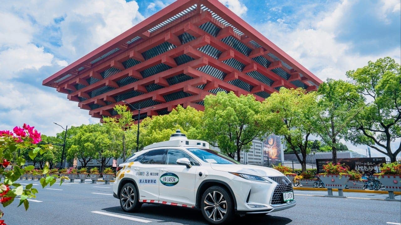China's Manufacturing Edge Could Reshape the Trillion-Dollar Robotaxi Race