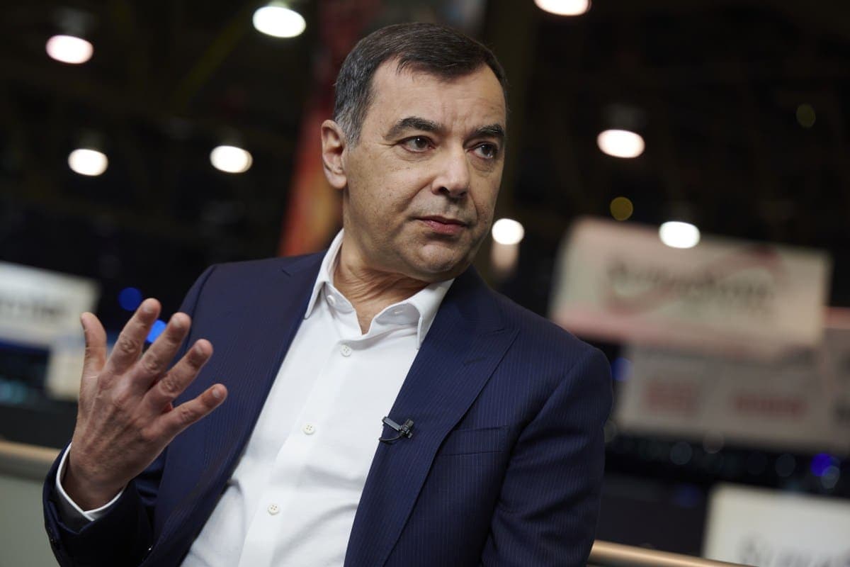 Founder Steps Down as Mobileye Pivots to Robotaxis and Humanoids