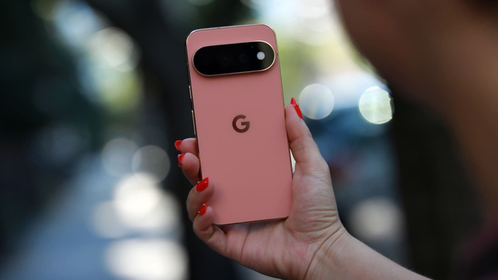 Google's Pixel 11 Pro Puts AI Between You and Your Photos