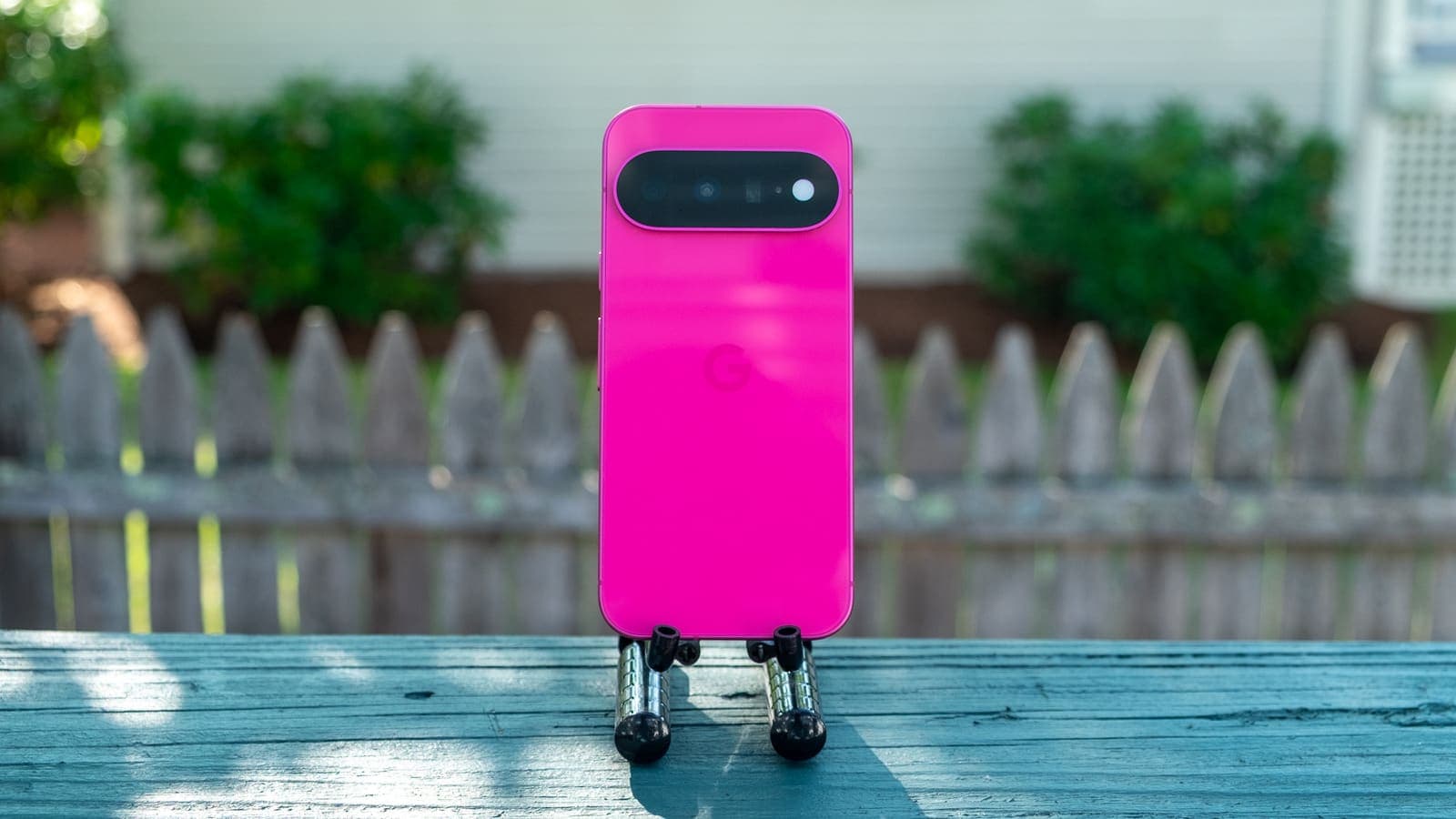 Google's Pixel 11 Sharpens Zoom and AI, but Skips the Leap