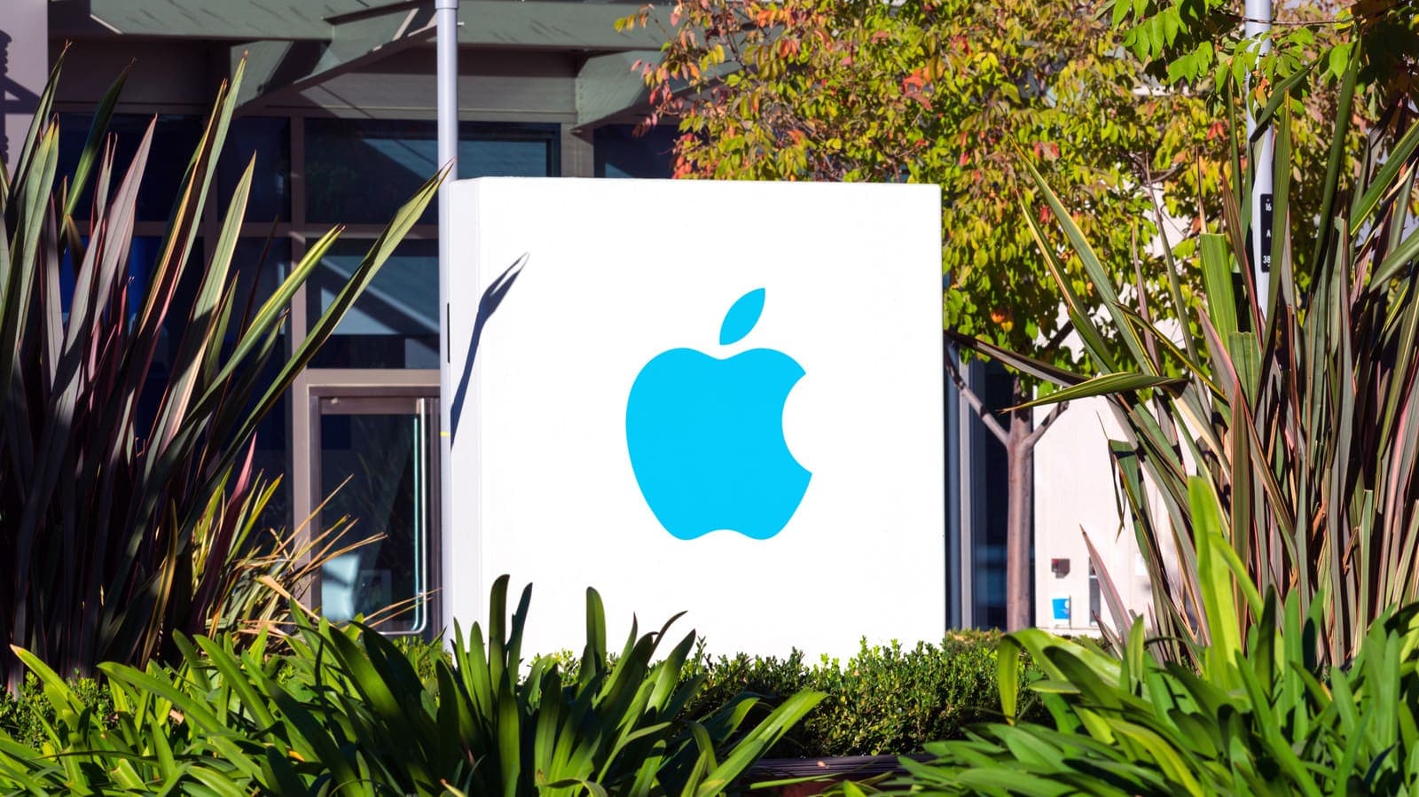 OpenAI Fires Back at Apple Trade Secret Claims With Chat Logs and Emails