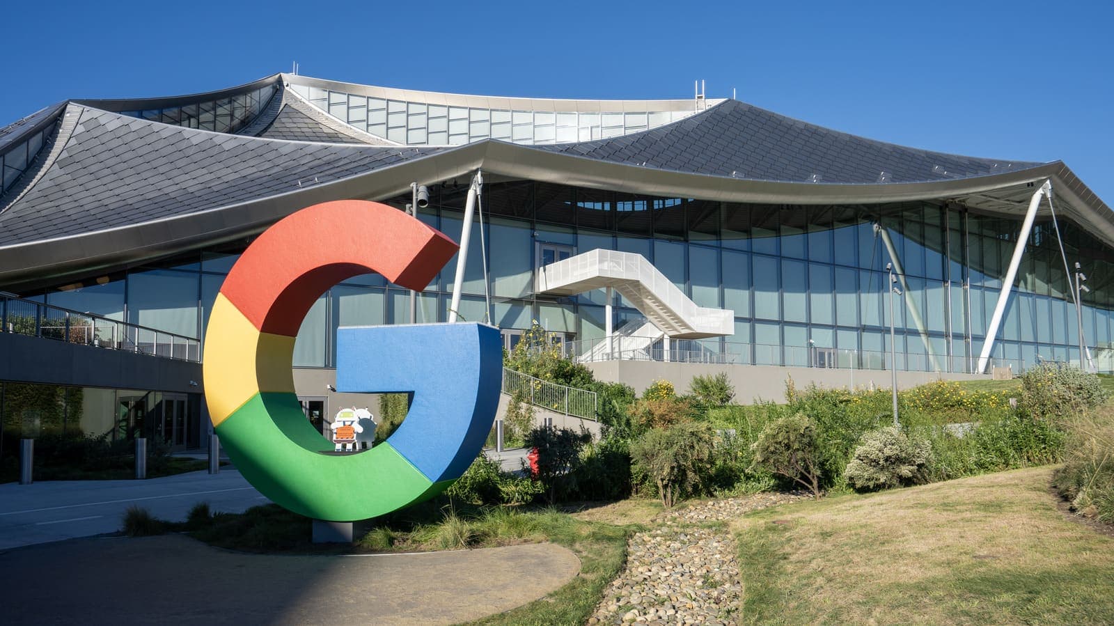 Publishers' Antitrust Claims Against Google's AI Overviews Collapse in Court