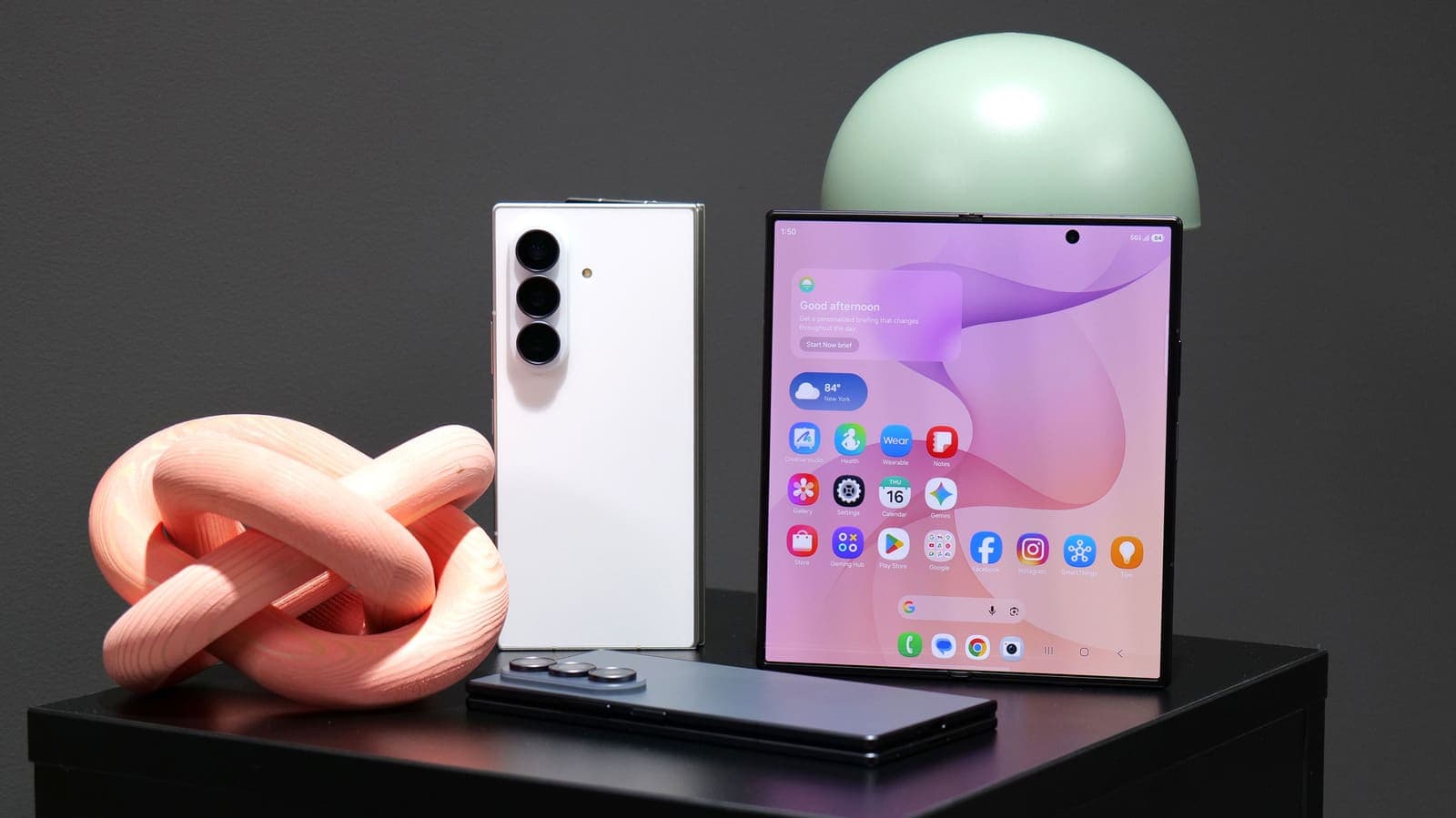 Samsung's Two Ultra Flagships Reveal a Strategy Dilemma
