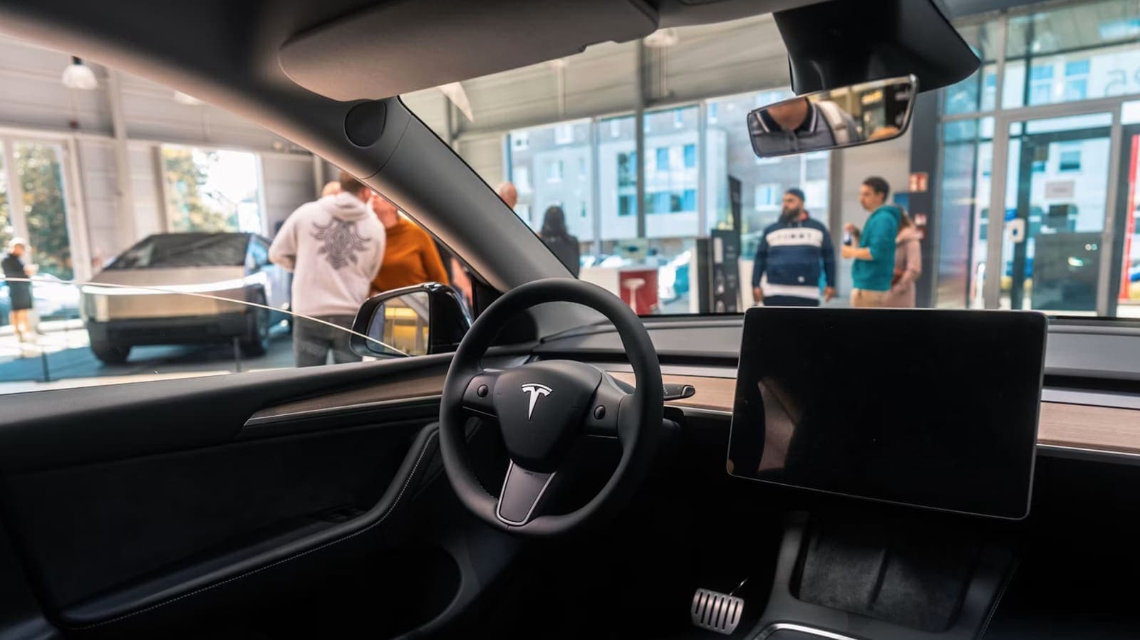 Tesla Quietly Expands Driverless Fleet in Austin as Cybercab Launch Looms