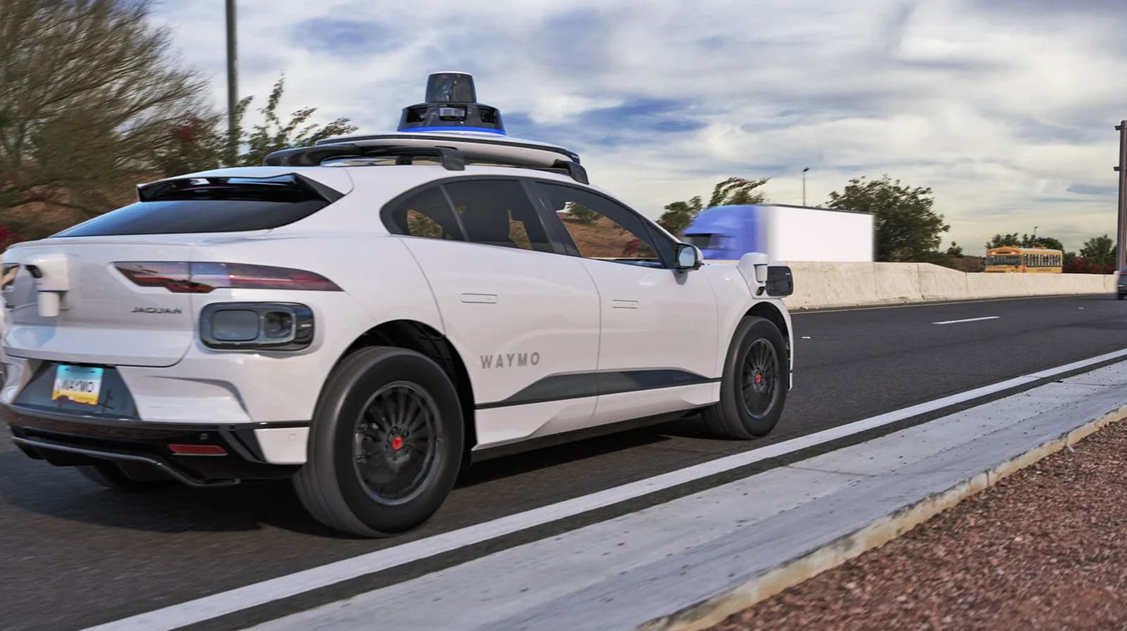 Waymo Pulls Freeway Access After Software Flaw Surfaces in Construction Zones