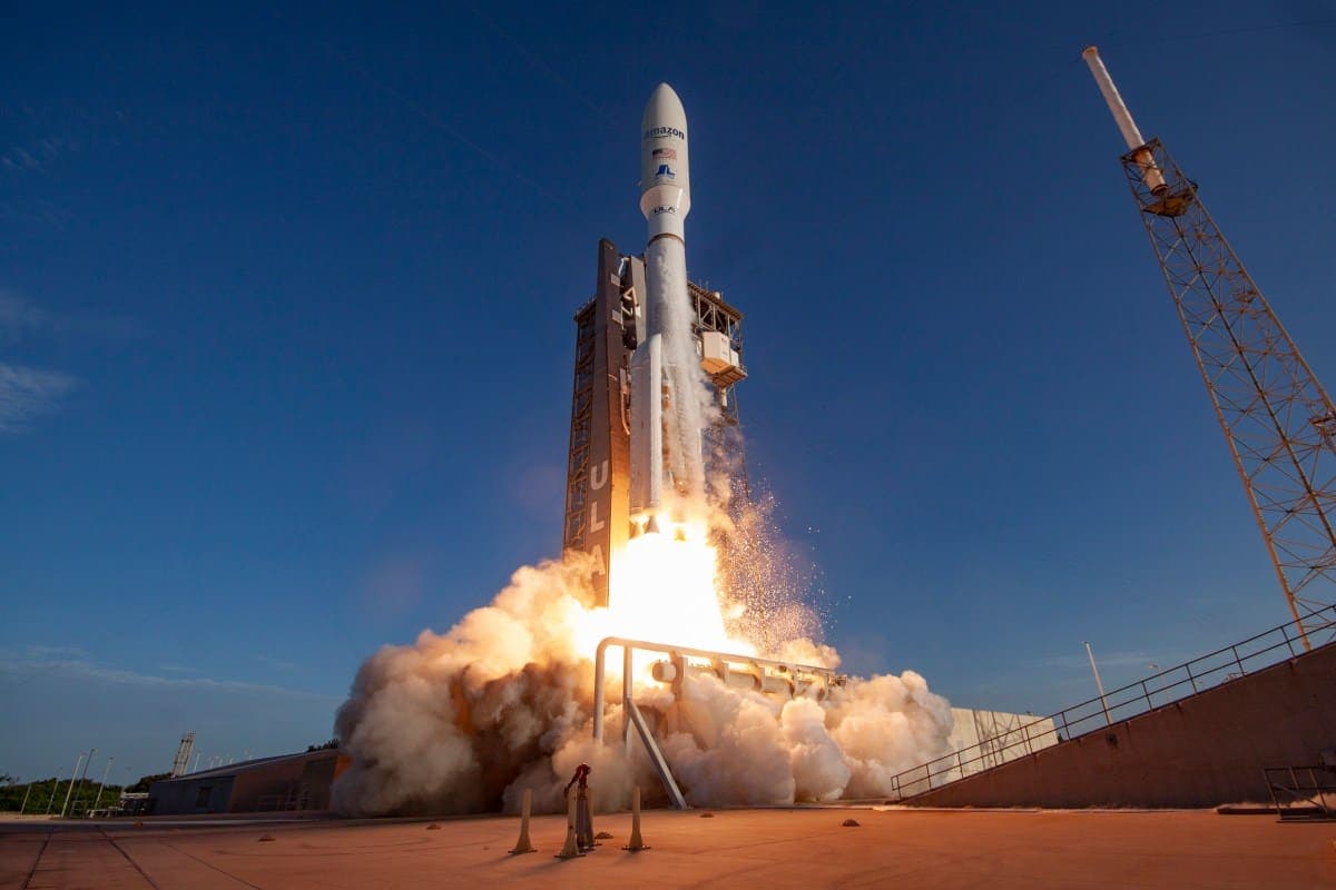 Amazon Plans 5,000-Satellite Mobile Network in Direct Challenge to SpaceX Dominance