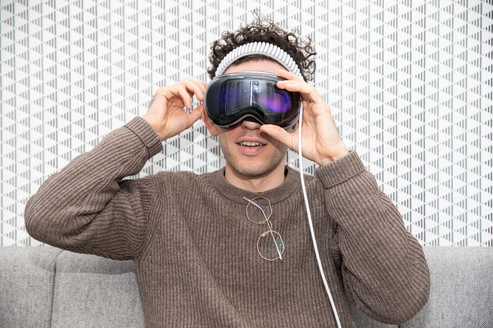 Apple Cuts Over 200 Jobs in Vision Pro and Siri Teams