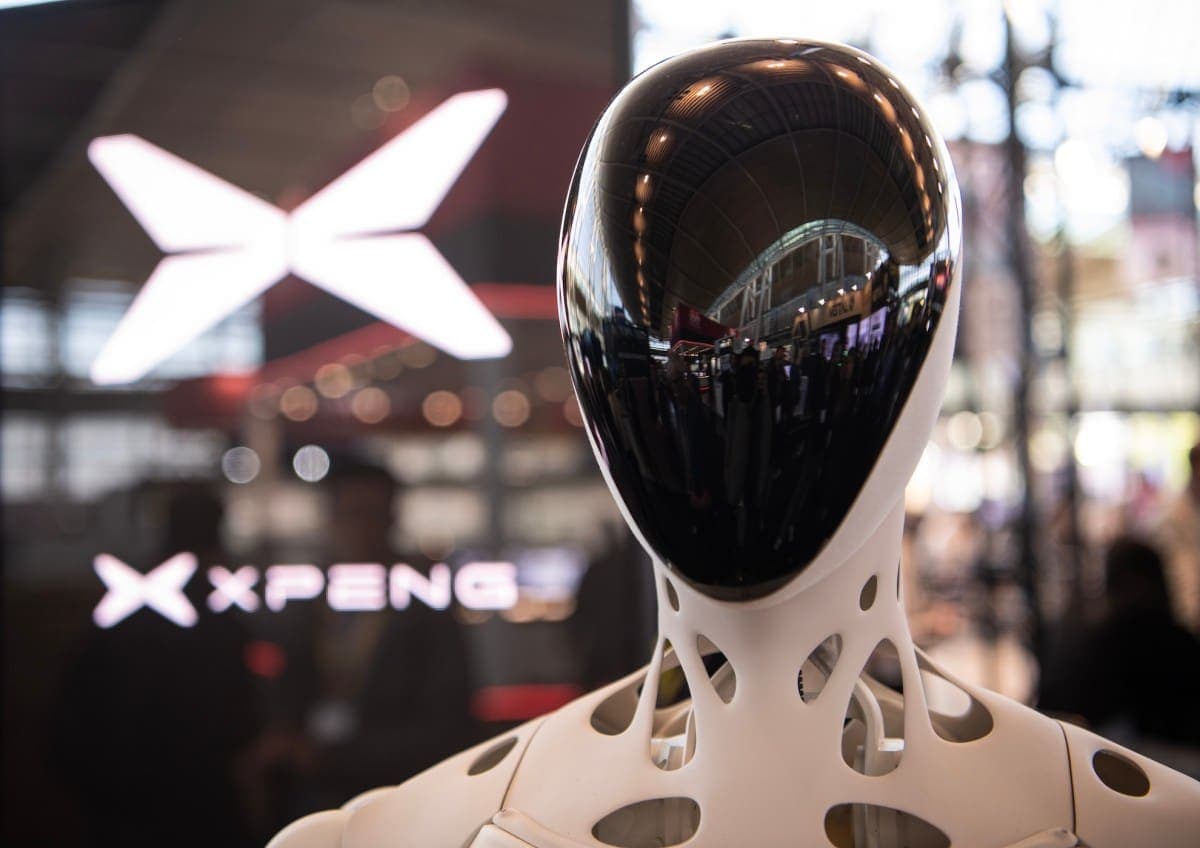 Auto Giants Pour Billions Into Humanoid Robots as EV Margins Collapse