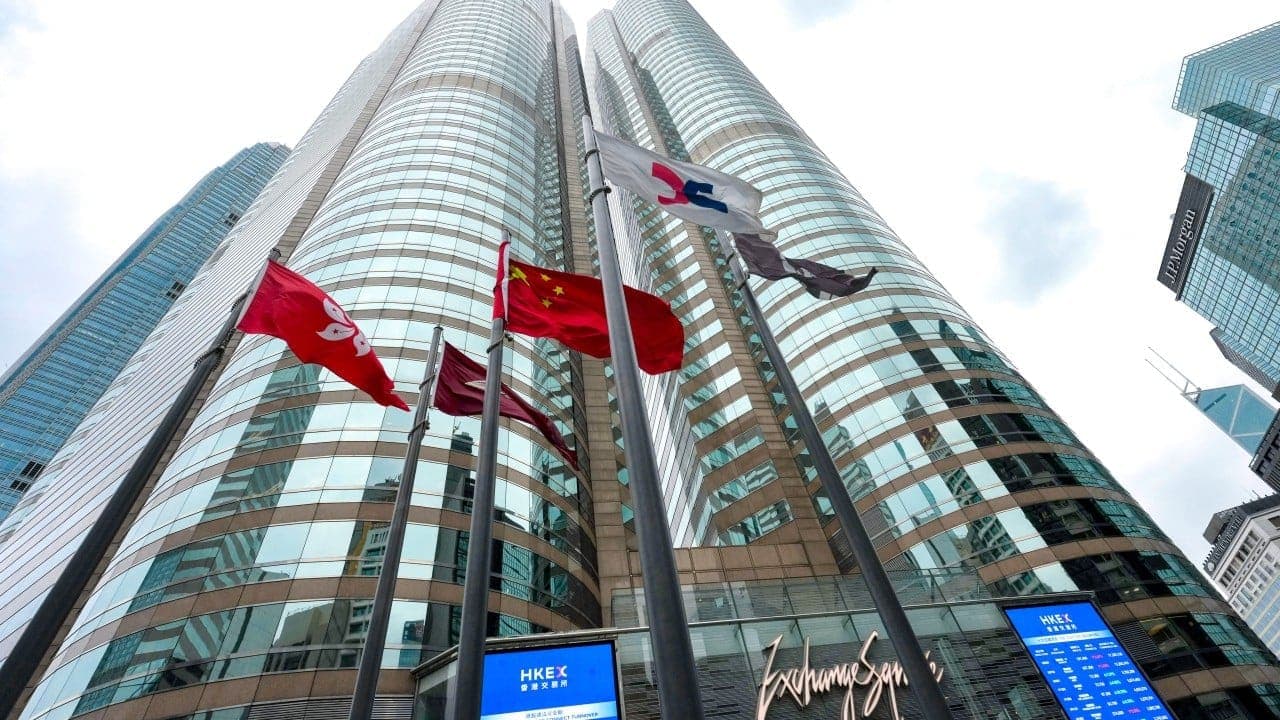 Chinese Tech Giants Double Down on Buybacks as Valuations Sink