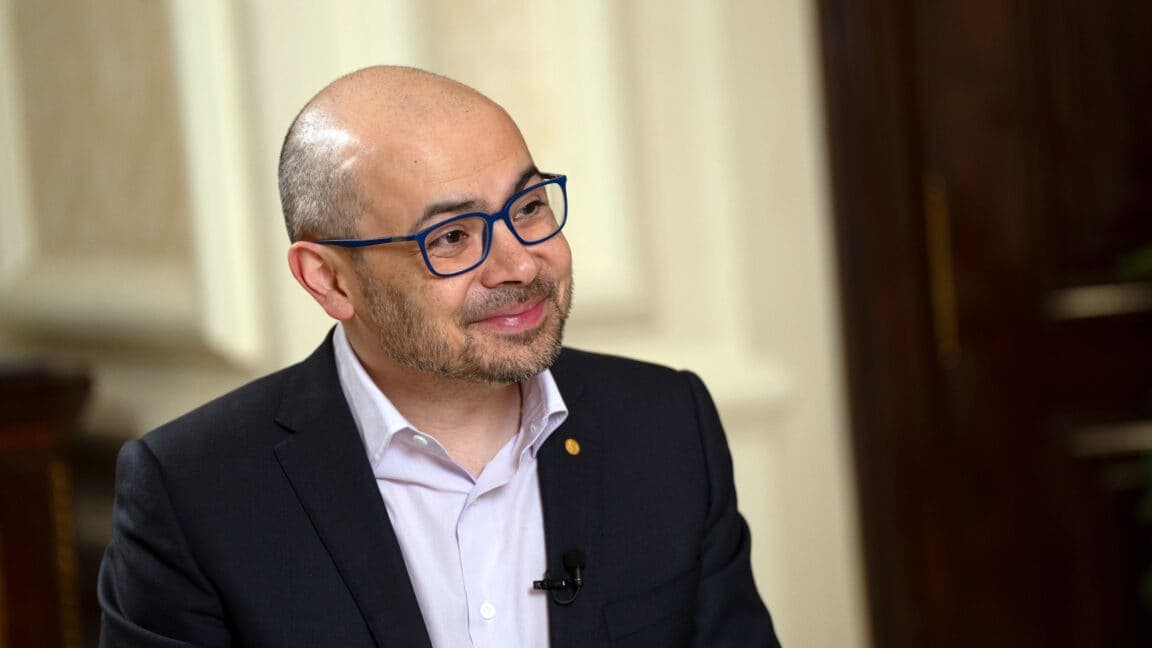 DeepMind's Hassabis Moves to Alphabet Oversight as Google AI Faces New Departures