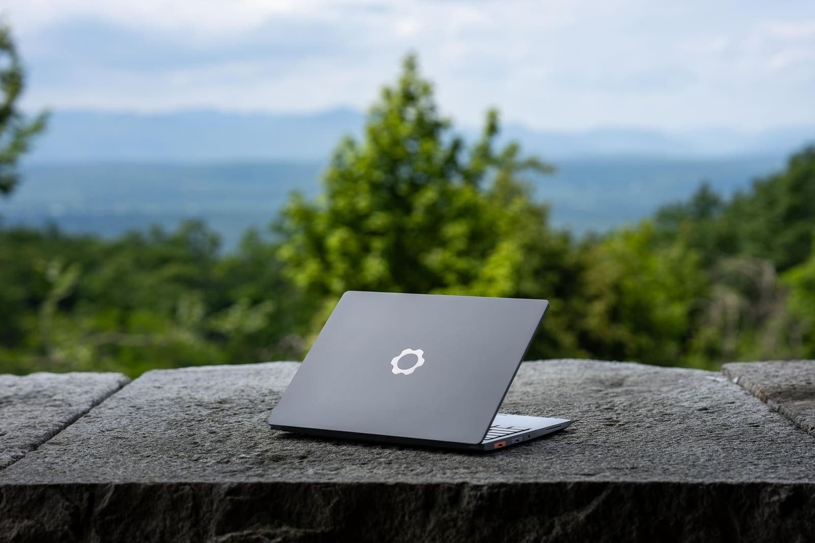 Framework's 13 Pro Delivers Premium Upgradability at a Steep Cost