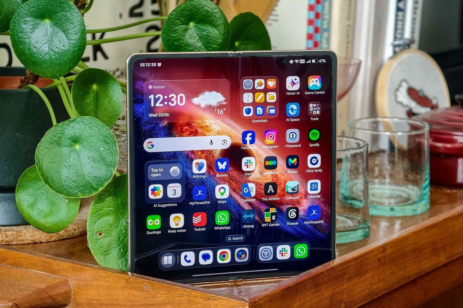 Honor Magic V6 Pushes Foldable Specs Without Redefining the Category