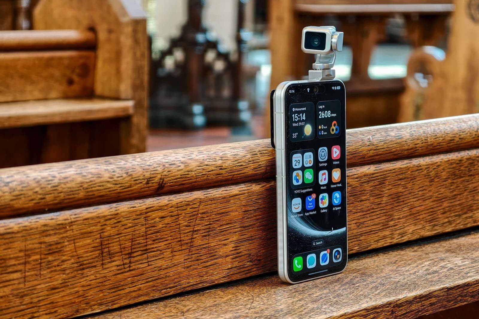 Honor Ships a Camera Gimbal Inside a Smartphone