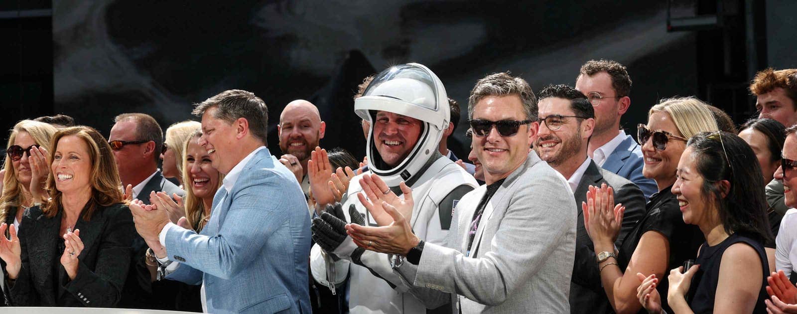 Japanese Brokerages Rethink Infrastructure After SpaceX Offering Proves Retail Appetite