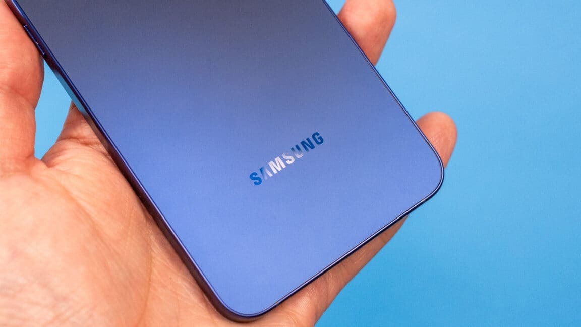 The Memory Crunch Cleaving the Smartphone Market in Two