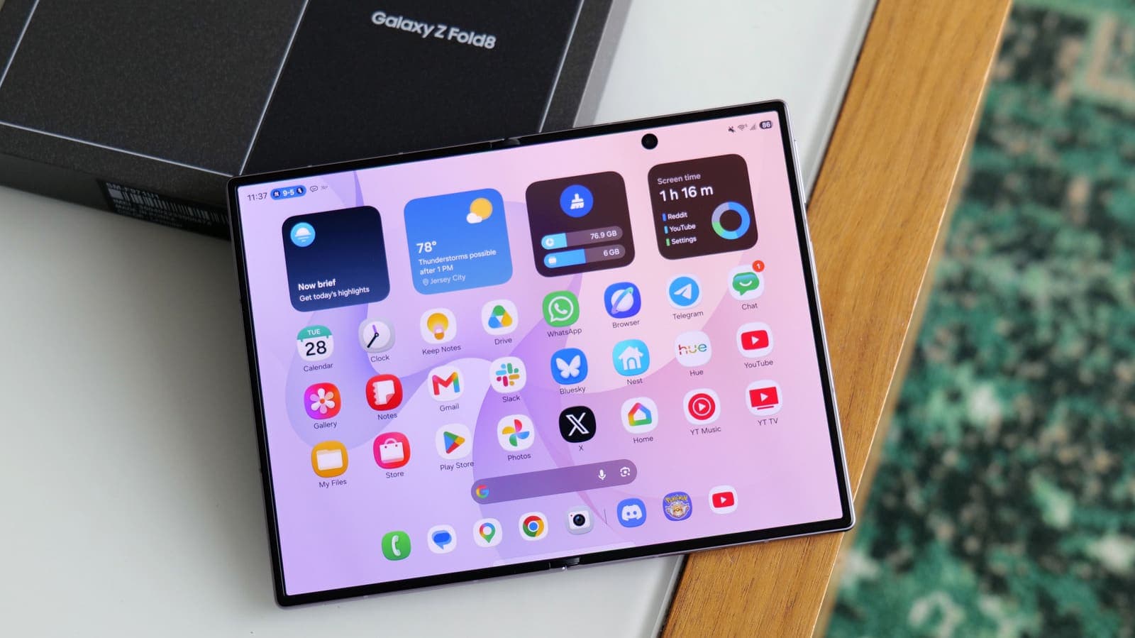 Samsung's Design Reset: How a Wider Fold 8 Changes the Foldable Formula