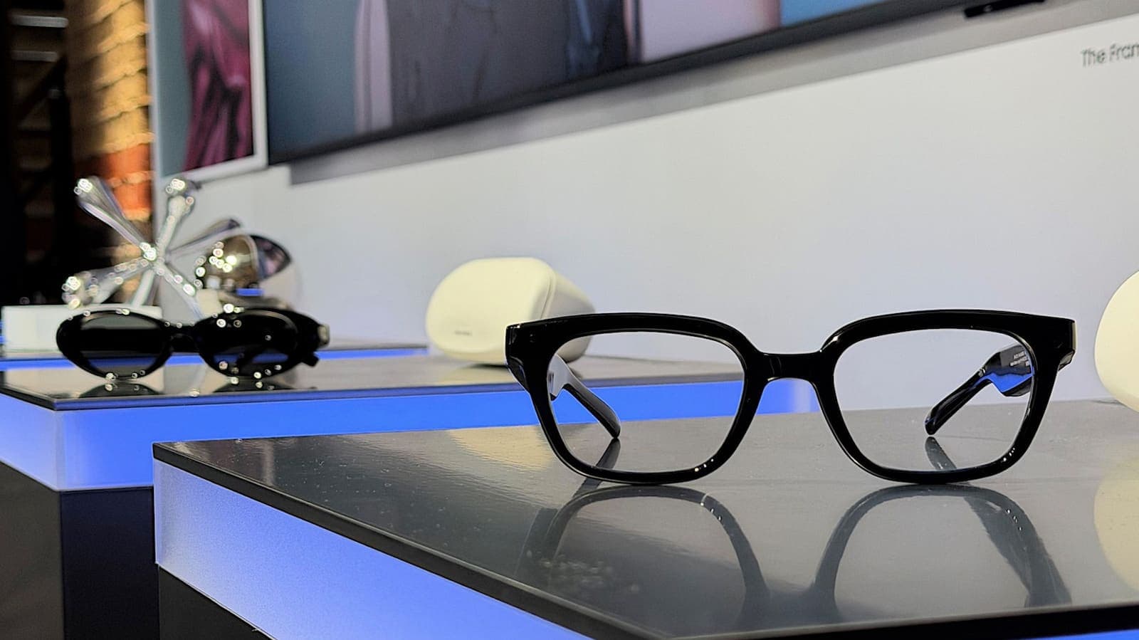 Samsung's Smart Glasses Will Run Nine Hours Between Charges