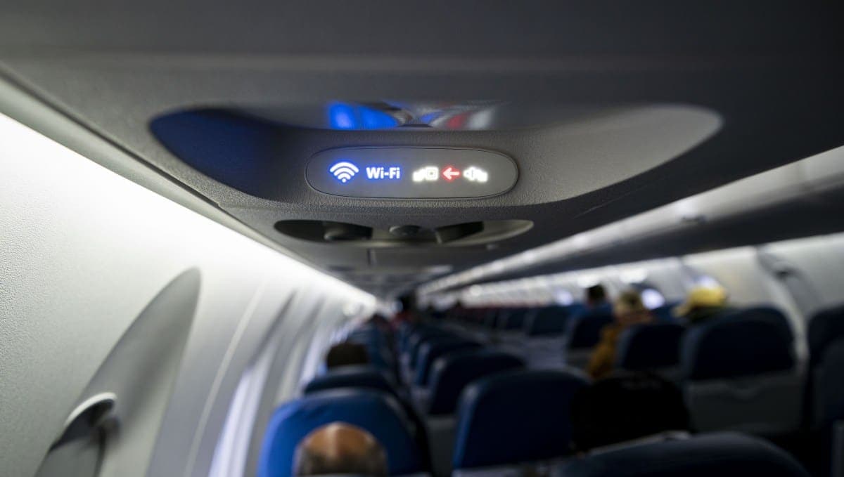 Someone Turned a Las Vegas Flight Into a Security Lab